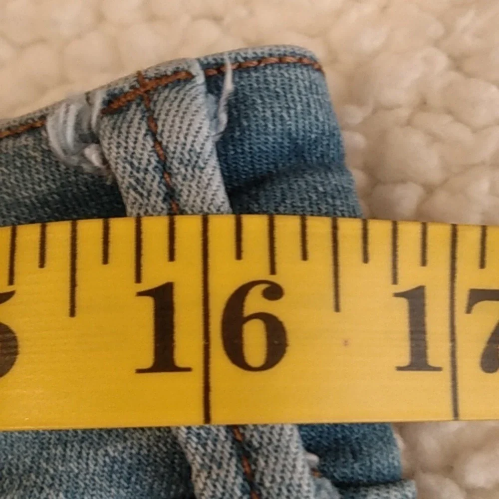 Simple Society Womens‎ Denim Distressed Ripped Blue Jean Shorts Size 17/33